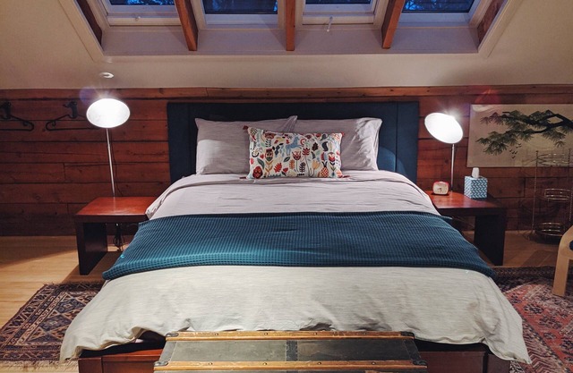 Contemporary Log Guesthouse with Sauna: Historic North End - Perfect for Couples