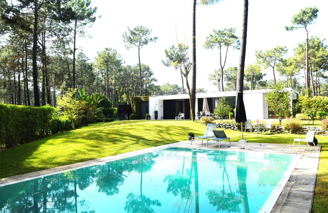 Villa im modernen Stil, Pool, mit Blick auf Golf Fairway, in der Nähe von atemberaubenden Stränden