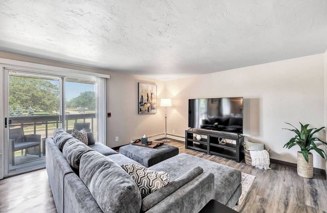 Contemporary Two-Bd Upper Suite