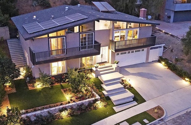 Contemporary + Zen Place, Close to Everything.