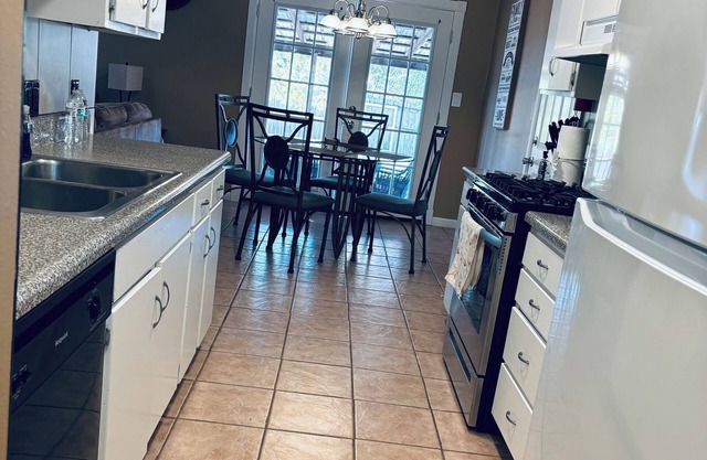 Convenient and Clean Home 1 BR