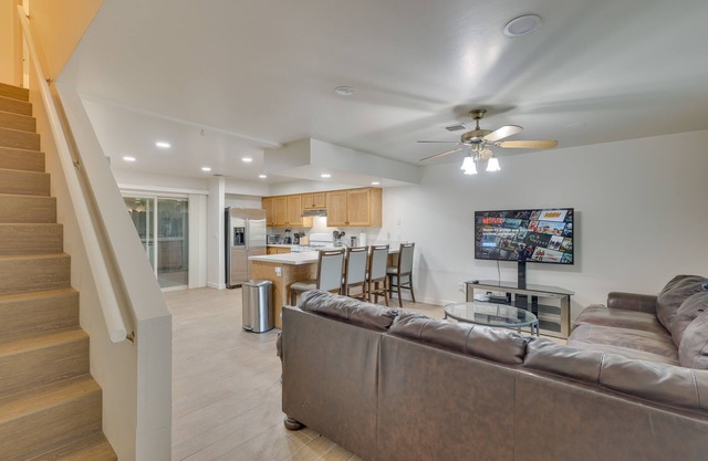 Convenient Bakersfield Townhome with Patio!