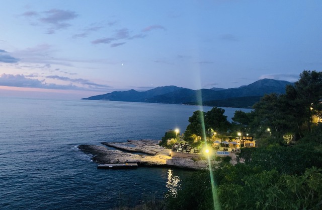 Convenient, close to the sea and a hundred cities