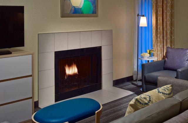 Convenient Countryside Stay, 3 Awesome Units w/ Kitchen, Pool, Free Parking
