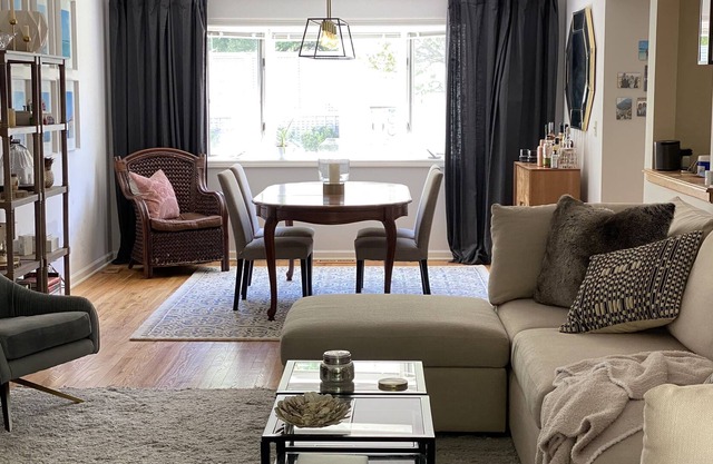 Convenient, cozy retreat