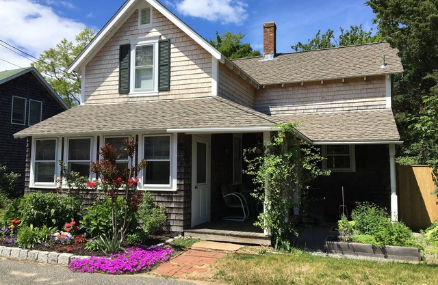 Praktische Lage in der Stadt (Oak Bluffs)