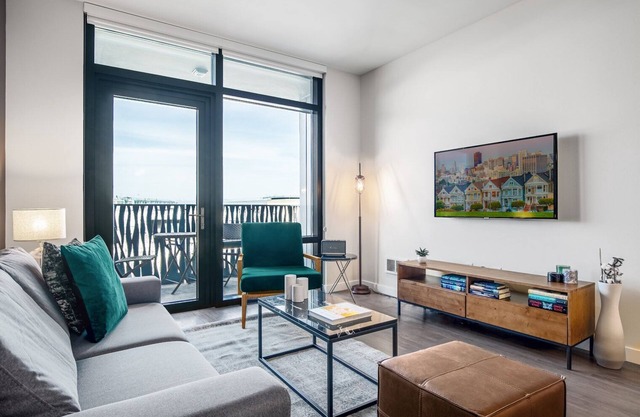 Convenient Mission Bay 2BR w/ Gym + Lounge + City View by Blueground