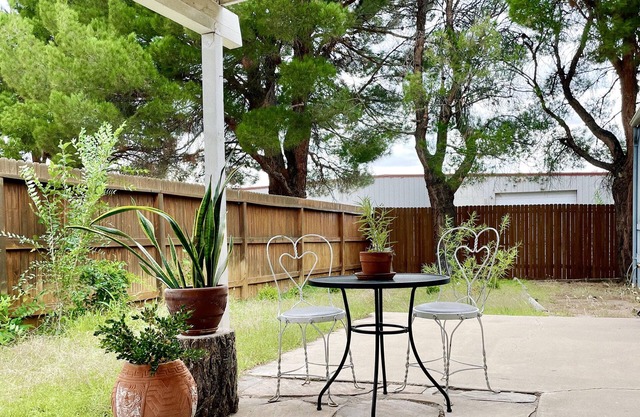 Convenient NE Albuquerque location, right off I-25!!