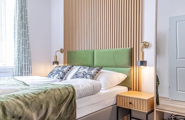 Convenient Room, 6-Minutes to Wiener Stadthalle