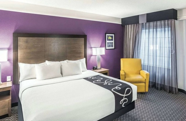 Convenient Stay, Superb Location! 3 Pet-Friendly Units, Free Breakfast