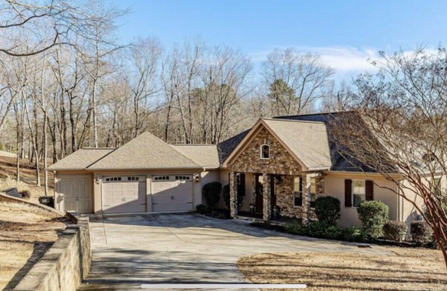 Convenient to Masters Tournament. Home overlooks golf course/water.