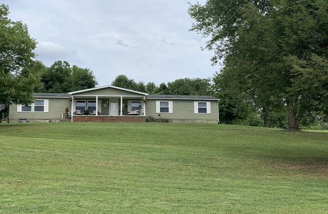 Convenient to OU, Hocking Hills and State Parks