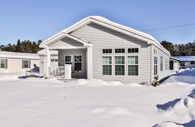 Conveniently-located, dog-friendly home with a patio, central AC, & washer/dryer