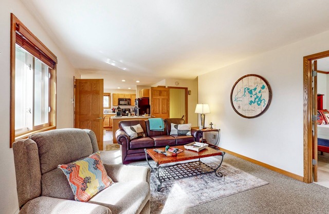 Conveniently-located in Downtown, with WIFI, W/D, near Lakes & Trails