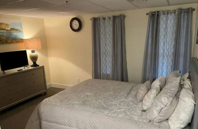 Conveniently located 1 bedroom/1Bath Private Room