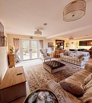 Converted Barn with Hot Tub, The Hayloft.