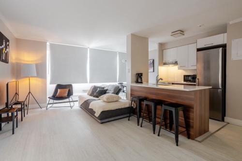 Cool 1-bedroom apartment