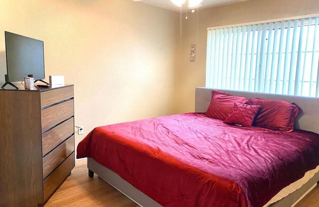 Cool apartment with AC in vibrant Phoenix