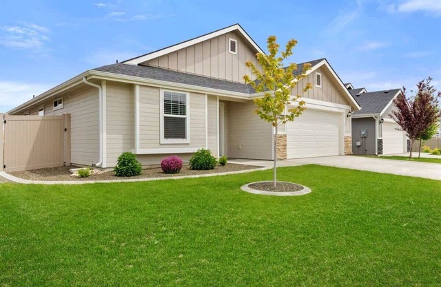 Cool & Calming designer home in Nampa