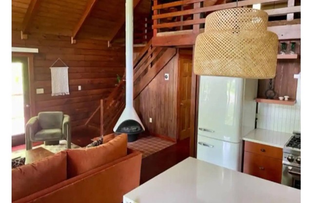 Cool & Cozy Cabin by the Lake