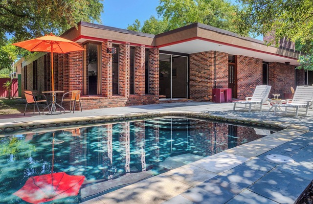 Coolest 3 bedroom house in New Orleans on Bayou St. John