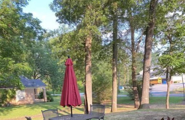 Coombs Manor on the Mountain