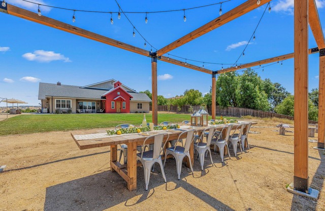 Cooperage by AvantStay | Vineyard, Views, Soccer