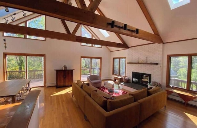 Copake Lake chalet with indoor pool