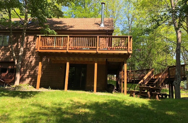 Copake Lake rustic all-season 3 bdrm home