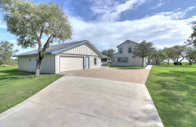 Copano Bay Retreat- Pool & Fishing Pier