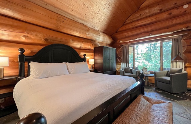 Copper Cabin- Hot Tub, Luxury, Romantic