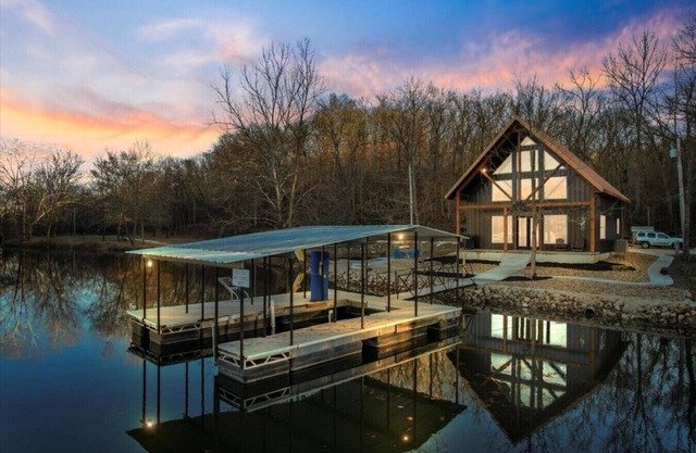 Copper Cabin - No Wake Cove, Kayaks & Fire Pit!