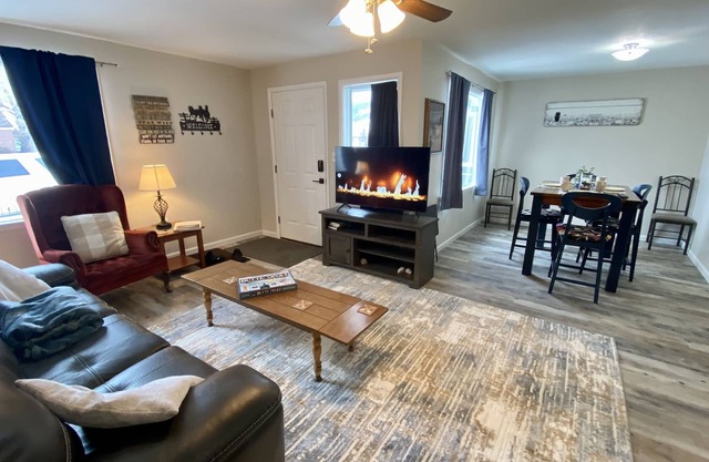 Copper City Charmer - 2 bed / 1 bath