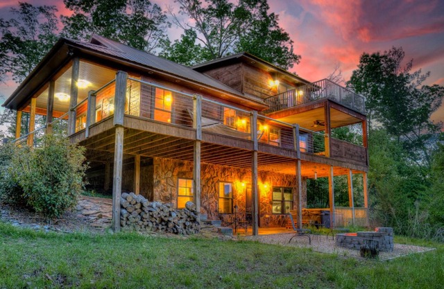 Copper Ridge Cabin by Escape to Blue Ridge