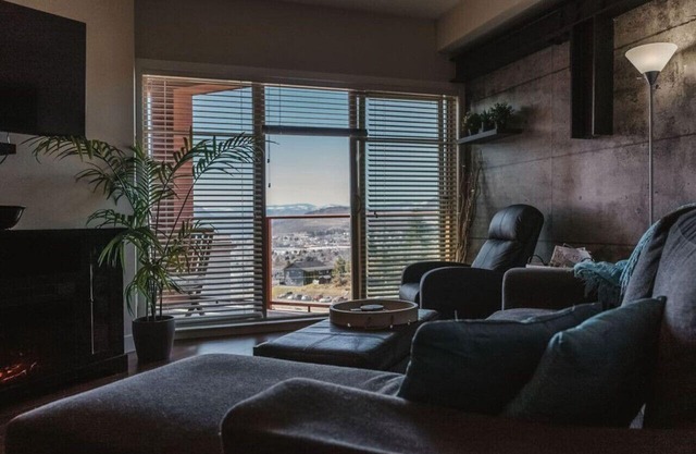 Copper Sky | 1 Bed with Hot Tub, Gym & Sauna