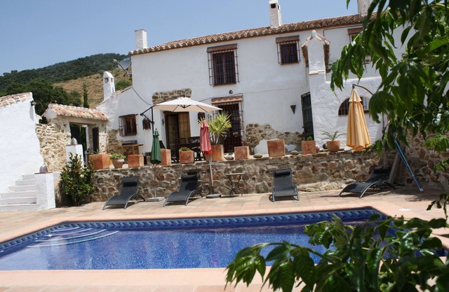 Cortijo la Solana, alpaca farm with pool, in stunning rural location.
