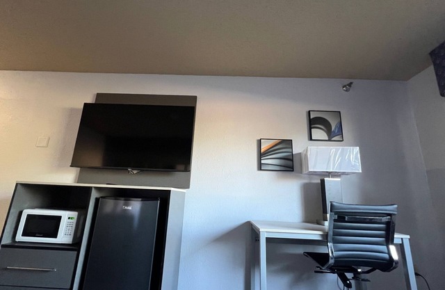 Coratel Inn and Suites By Jasper Eagan - Comfort 2 Queen Bed Non Smoking