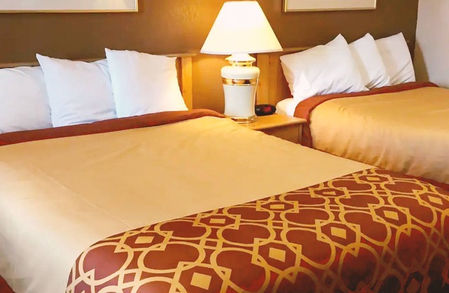 Coratel Inn & Suites by Jasper Mankato- Deluxe 2 Queen Bed NS