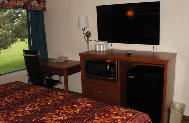 Coratel Waite Park - Comfort 1 King Bed NS