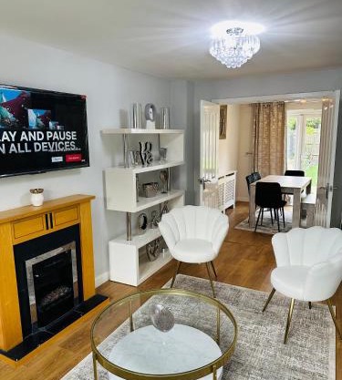 Corby Homely Stay