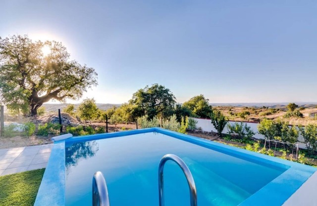 CorchoCountryHouse-Rural Pool NetFlix BBQ!