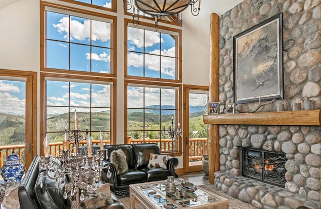 Cordillera 5 bed home with Amazing views
