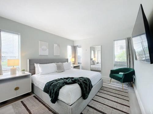 Cordova Arms By Rocketstay