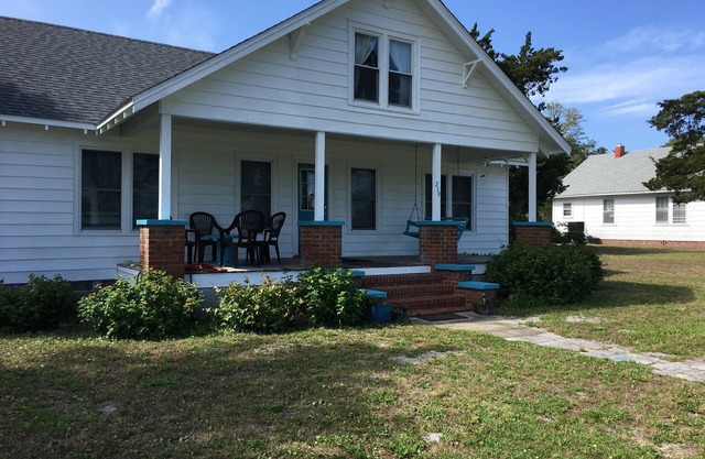 Core Sound Cottage in Atlantic, NC with Water View