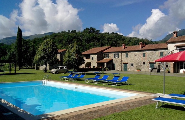 Coriana Apartments & Villas