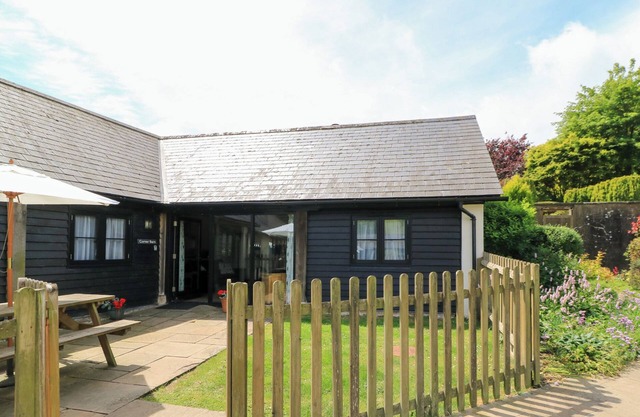 CORNER BARN, Haustiere erlaubt in Winterborne Stickland, Ref 19285
