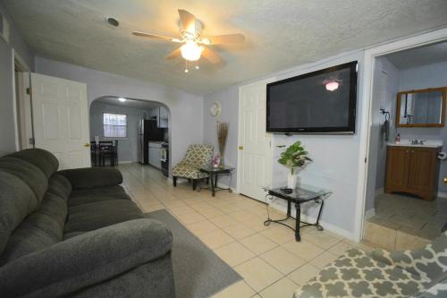 Corner Gem Near Yarbrough Zaragoza I10 unit 1