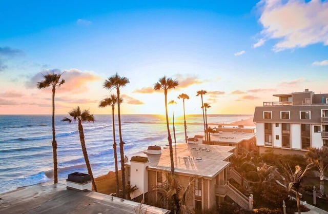 Corner Top Level 2-bedroom on Oceanfront- Sleeps 6 - D313 North Coast Village