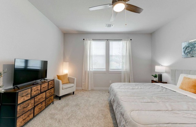 Corporate 5 Bed House in Hutto
