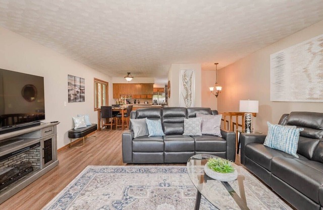 Corporate Housing on Calumet - 3 bedroom, 2 bath